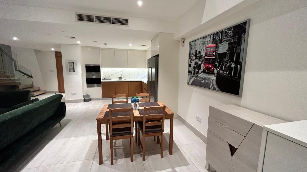 Апартаменти 1-bed Loft With Pool View *