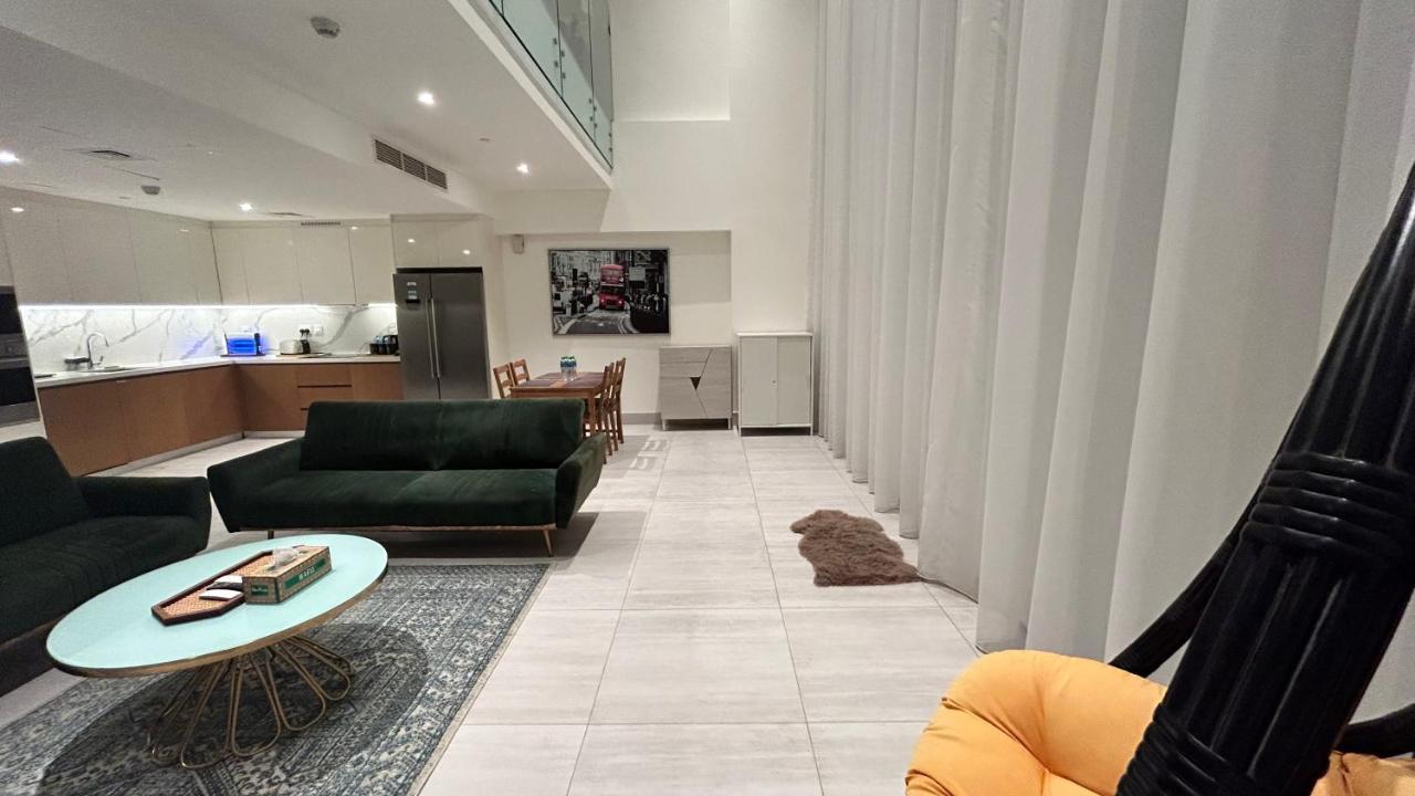 1-bed Loft With Pool View Apartment